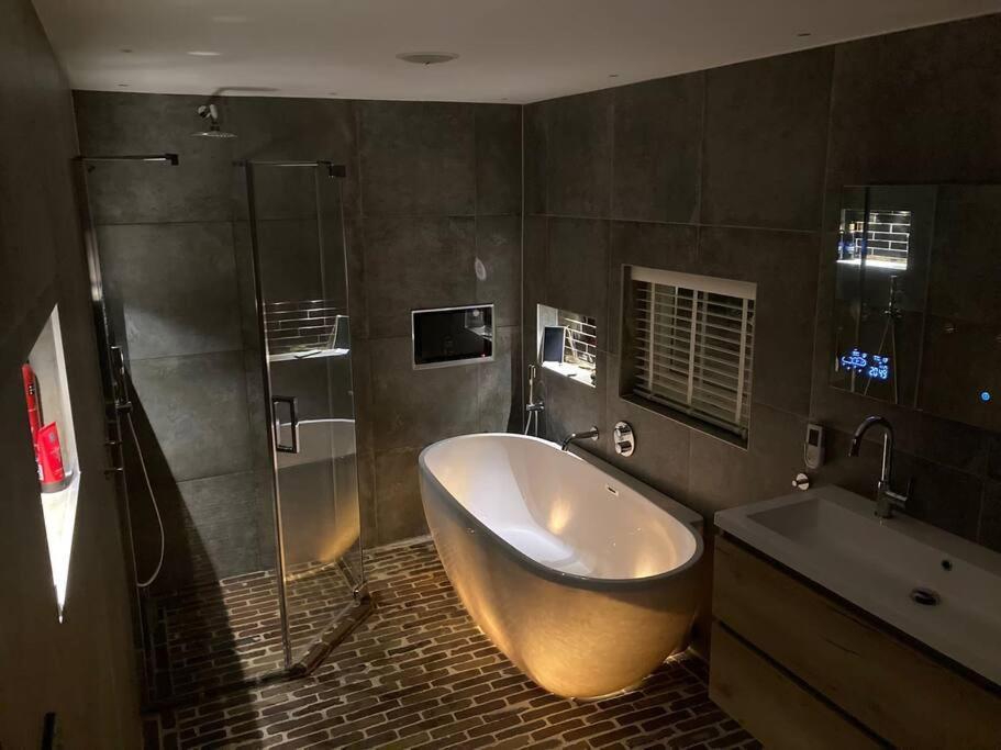 Voorsterstaete Former Barn, Including Jacuzzi Voorst Gem Voorst Zewnętrze zdjęcie